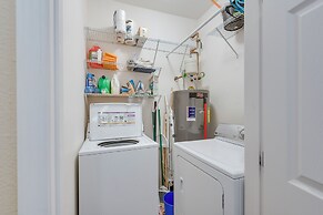 Pool Access, Private Patio & Grill: Mesa Condo!