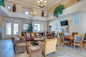 Pool Access, Private Patio & Grill: Mesa Condo!