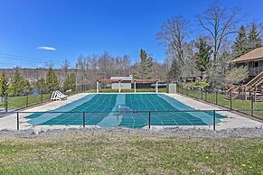 Furnished Deck & Game Room: Cabin in Tobyhanna
