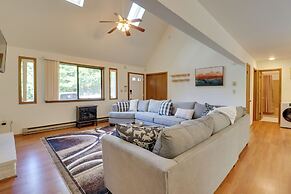 Furnished Deck & Game Room: Cabin in Tobyhanna