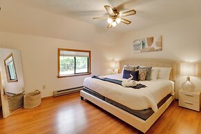 Furnished Deck & Game Room: Cabin in Tobyhanna