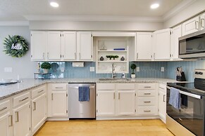 1 Mi to Beach: Fenwick Island Home w/ Boat Ramp