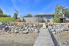 Chic & Cozy Cabin With Private Hot Tub & Beach!