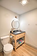 Chic & Cozy Cabin With Private Hot Tub & Beach!
