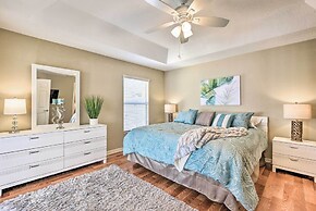 Sunny Courtyard Villa w/ Patio: Golf & Dine!