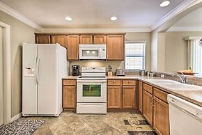 Sunny Courtyard Villa w/ Patio: Golf & Dine!