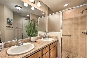 Sunny Courtyard Villa w/ Patio: Golf & Dine!