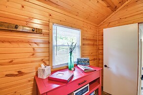 Our Lakeside Retreat w/ Deck on Lake Herrington!