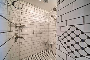 Classy Colonial House w/ Furnished Sunroom!