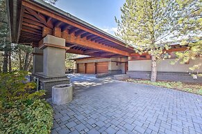 Spacious Luxury Retreat w/ Private Hot Tub & Pool!