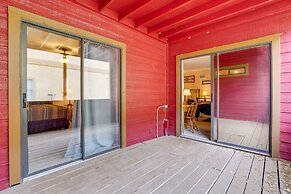 Deck & Gas Grill: Riverfront Mcqueeney Duplex