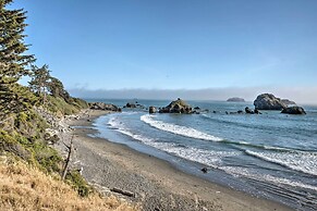 Coastal Getaway by Pebble Beach & Redwoods!