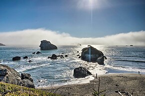 Coastal Getaway by Pebble Beach & Redwoods!