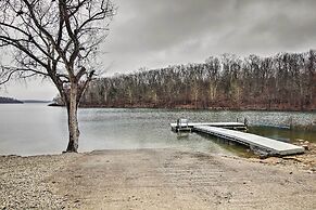 Rustic Stockton Lake Cabin Half Mile to Boat Ramp!