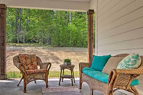 Near Parks, Trails & Lakes: Quaint Landrum Escape!