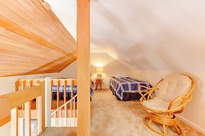Charming Jackson Mountain Retreat on Golf Course!