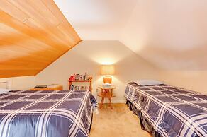 Charming Jackson Mountain Retreat on Golf Course!