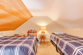 Charming Jackson Mountain Retreat on Golf Course!