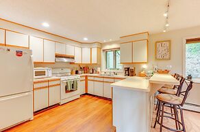 Charming Jackson Mountain Retreat on Golf Course!