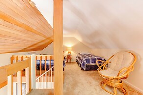 Charming Jackson Mountain Retreat on Golf Course!