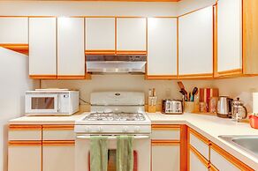 Charming Jackson Mountain Retreat on Golf Course!