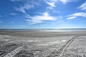 Welcoming Wildwood Condo ~ 1 Block to Beach!