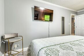 Indianapolis Vacation Rental ~ 8 Mi to Downtown!