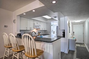 Sunny Cocoa Beach Condo w/ Balcony & Pool Access