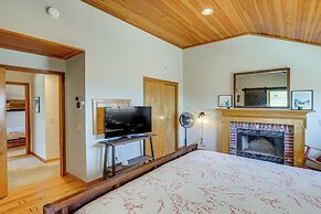 Wilmington Retreat w/ Deck, Lake Views & Game Room