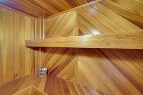 Wilmington Retreat w/ Deck, Lake Views & Game Room