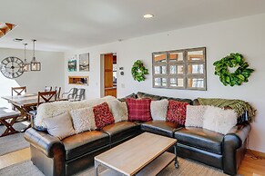 Wilmington Retreat w/ Deck, Lake Views & Game Room