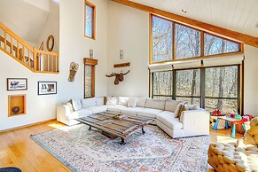 Wilmington Retreat w/ Deck, Lake Views & Game Room