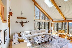 Wilmington Retreat w/ Deck, Lake Views & Game Room