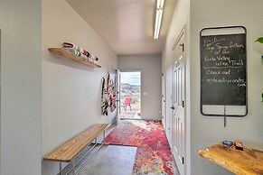 Hot Tub & View: Wine Country Retreat in Cornville