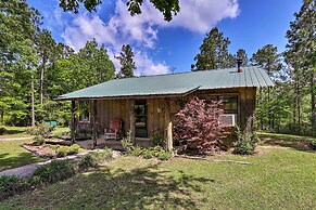 Secluded Cabin w/ Pond ~ 37 Mi to Gulf Coast!