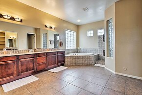 11 Mi to Phoenix Raceway: Luxury Sonoran Oasis!