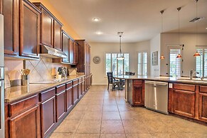 11 Mi to Phoenix Raceway: Luxury Sonoran Oasis!