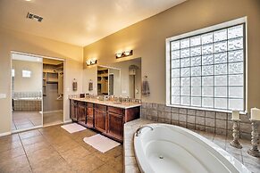 11 Mi to Phoenix Raceway: Luxury Sonoran Oasis!