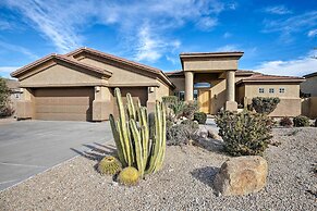 11 Mi to Phoenix Raceway: Luxury Sonoran Oasis!