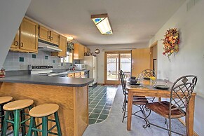 Vivid 'cedar Ridge' Cabin ~ 23 Miles to Wichita!