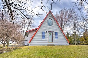 Vivid 'cedar Ridge' Cabin ~ 23 Miles to Wichita!