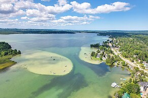 Charming Tiny Cottage 5 w/ Crooked Lake Access!