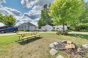 Charming Tiny Cottage 5 w/ Crooked Lake Access!