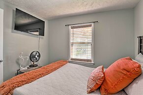 Quaint Downtown Murfreesboro Cottage w/ Lush Yard