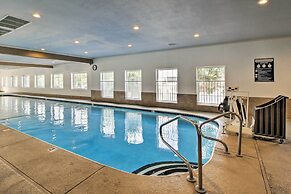 Pool & Step-free Access: Branson Resort Condo!
