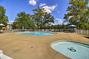 Pool + Dock Access: Resort Condo in Branson