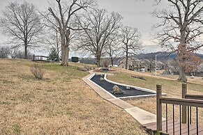 Pool + Dock Access: Resort Condo in Branson