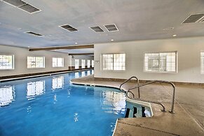 Pool & Step-free Access: Branson Resort Condo!