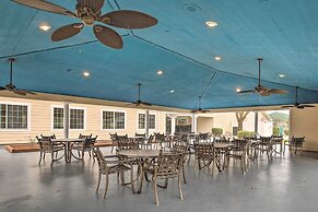 Pool + Dock Access: Resort Condo in Branson