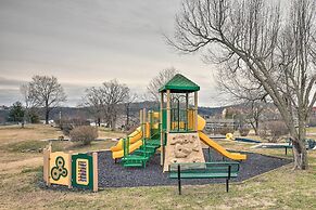 Pool + Dock Access: Resort Condo in Branson